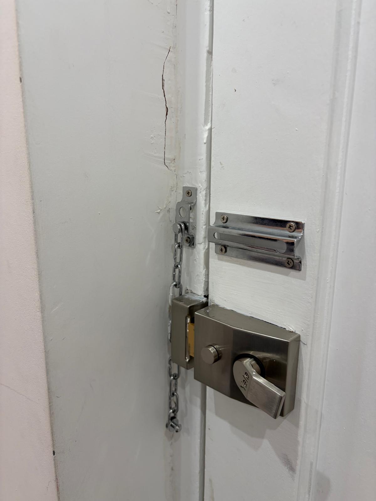 Interior door latch installation in N13 London